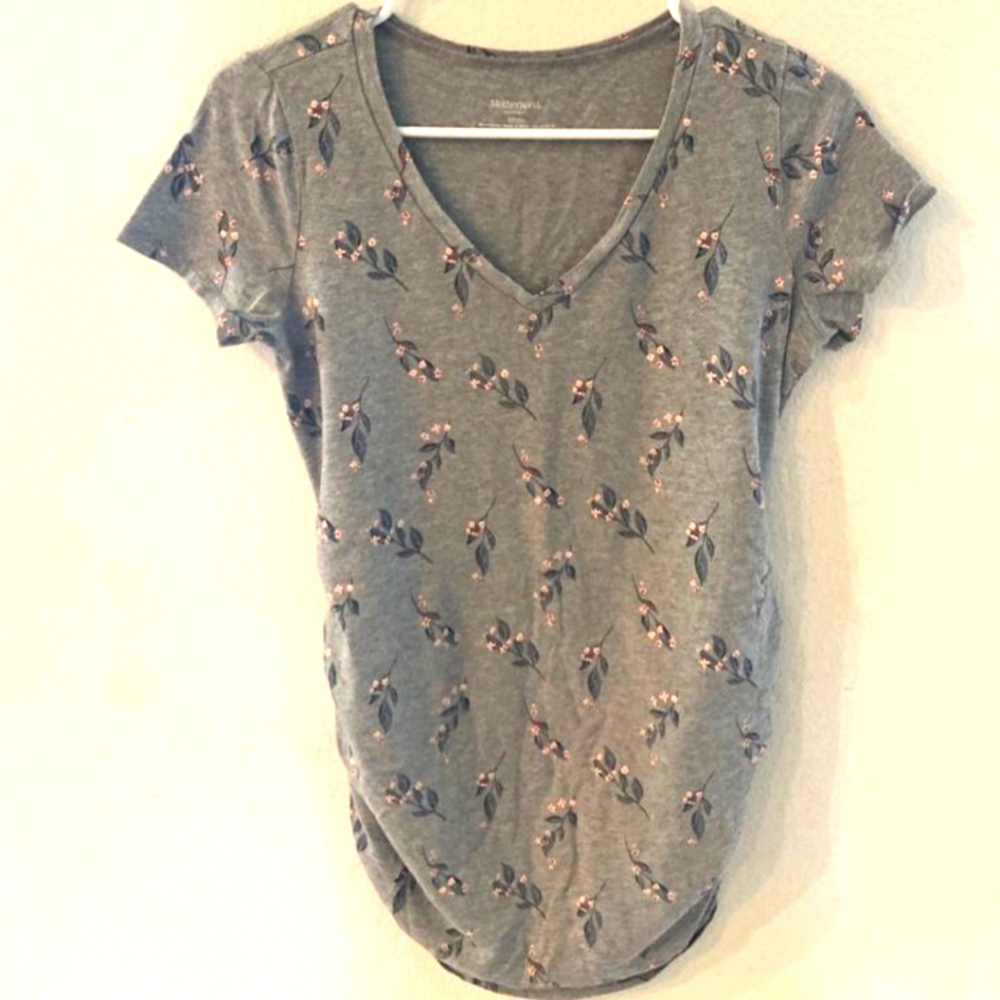 5 Maternity tee shirt bundle size small